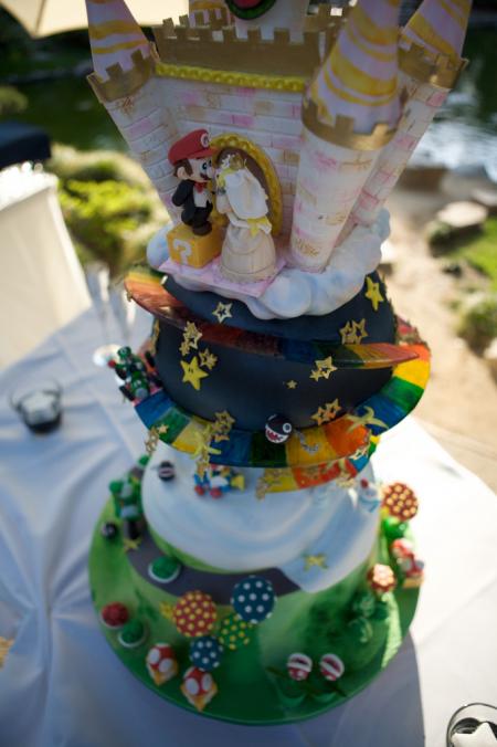 [The-best-video-game-wedding-cake-ever-2.jpg]