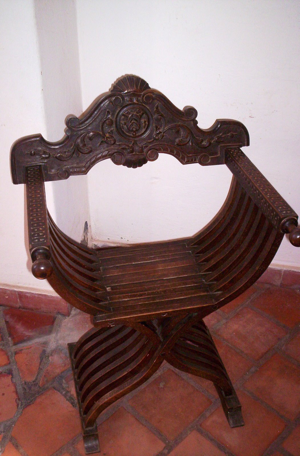 [Castillo+interior+silla.JPG]