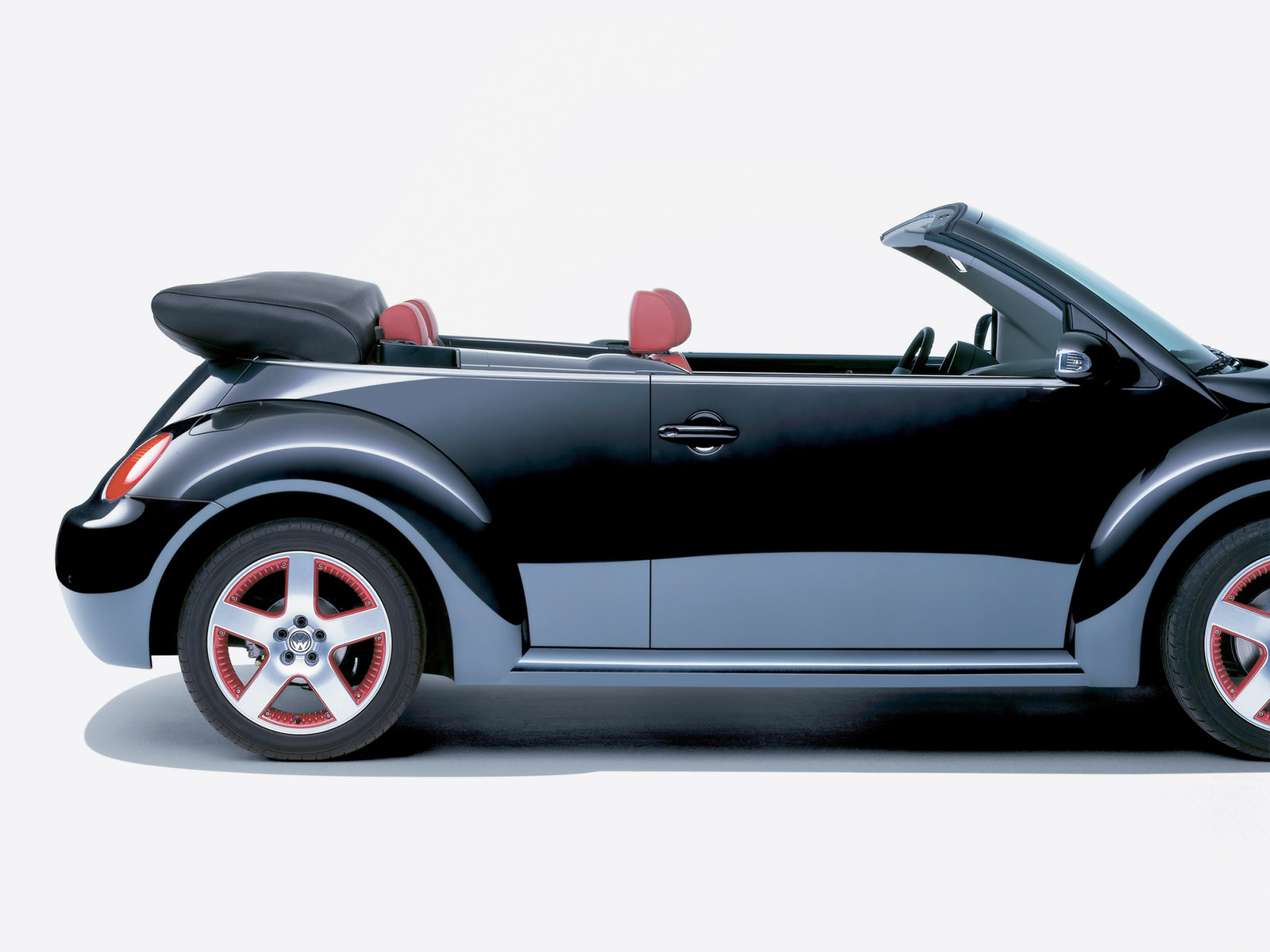 [2005-Volkswagen-New-Beetle-Cabriolet-Dark-Flint-S-td-1600x1200.jpg]