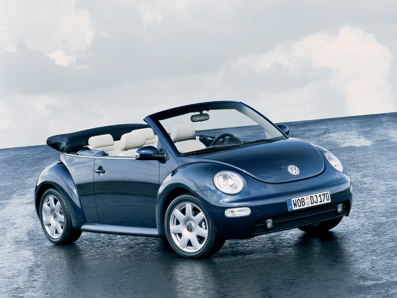 [VW-New-Beetle-Cabriolet-Blue-Front-Angle-1280x960.jpg]