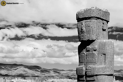 [Ruinas-tiwanacu.jpg]