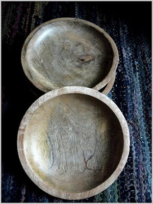 platos de madera indú $ 2.200 c/u