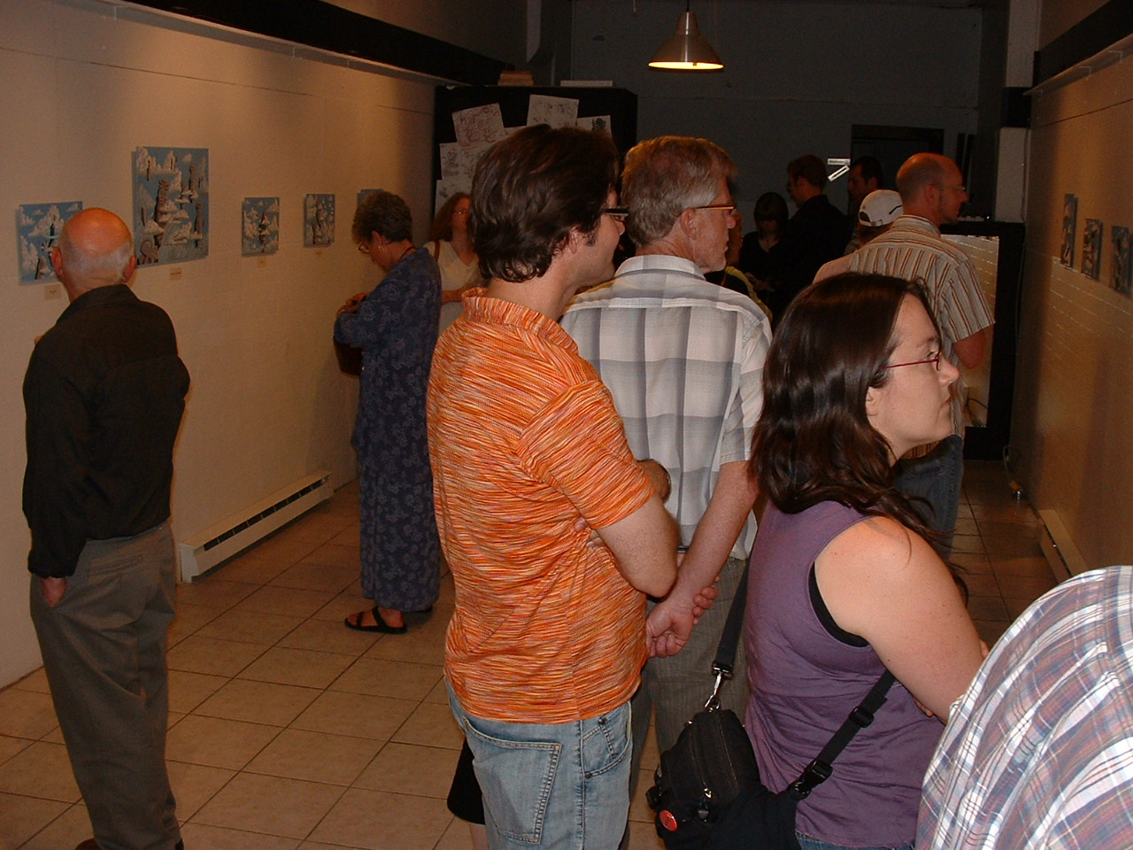 [crowd+at+cannon+gallery.jpg]