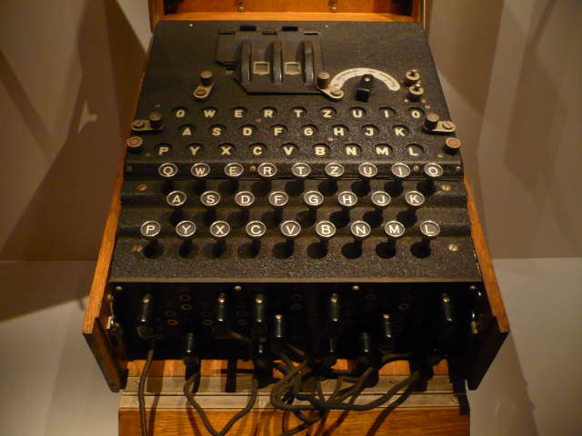 [Lontoo2008_Enigma-kone.jpg]