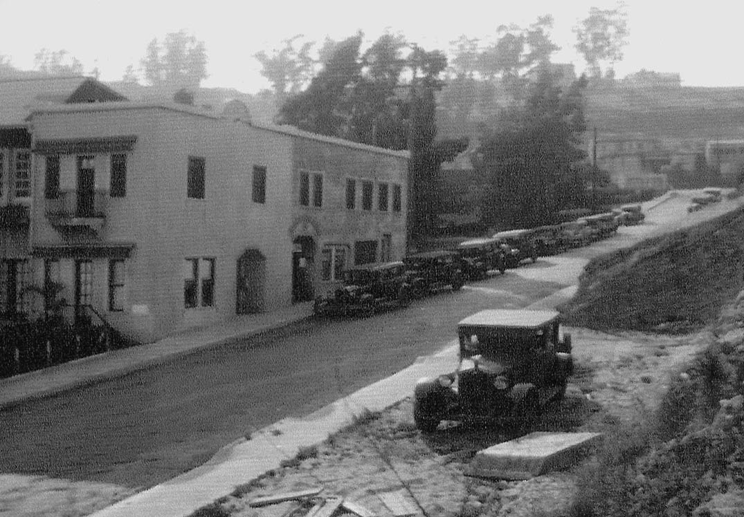 [Holyland+1934_cars.jpg]
