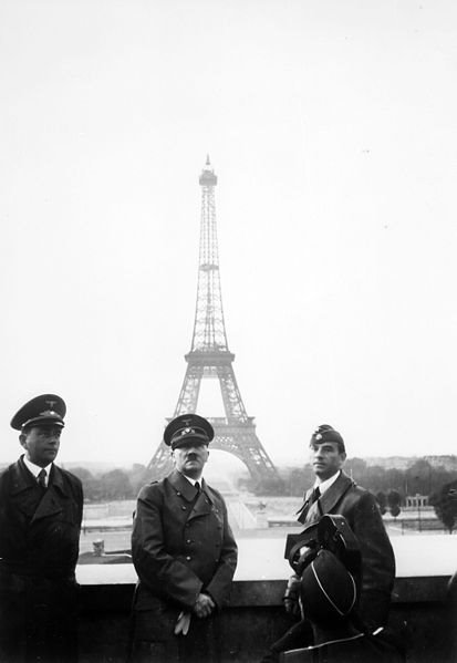 [Hitler+in+paris.bmp]