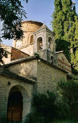 Shkrime të ndryshme mbi lashtësin e popullit Shqiptar 08-+Kisha+e+Laboves+se+Kryqit