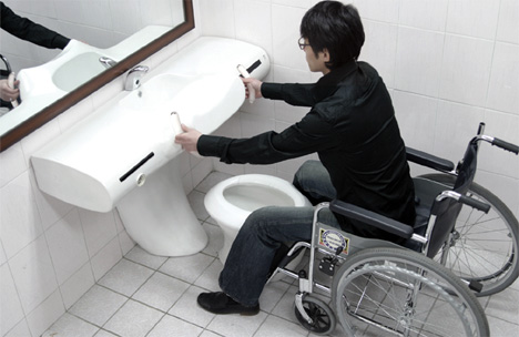 [universal_toilet21.jpg]