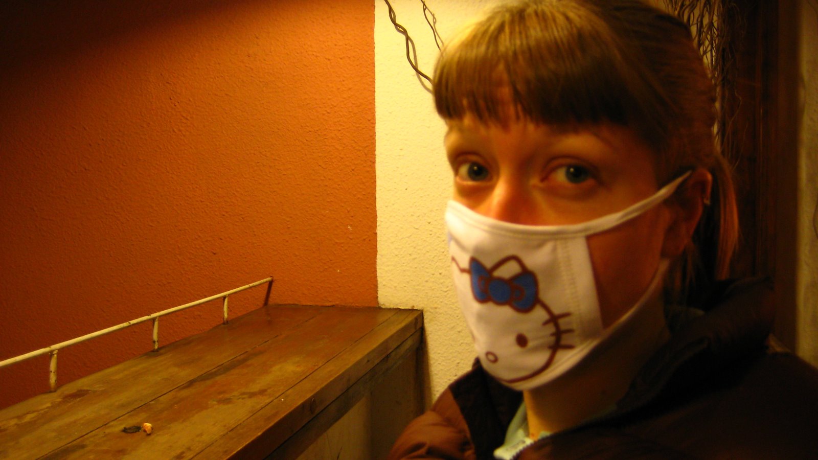 [hello+kitty+mask.JPG]