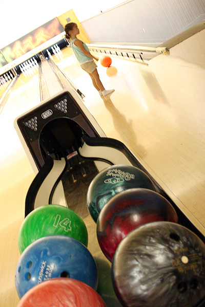 [IMG_0095+bowling+sj.jpg]