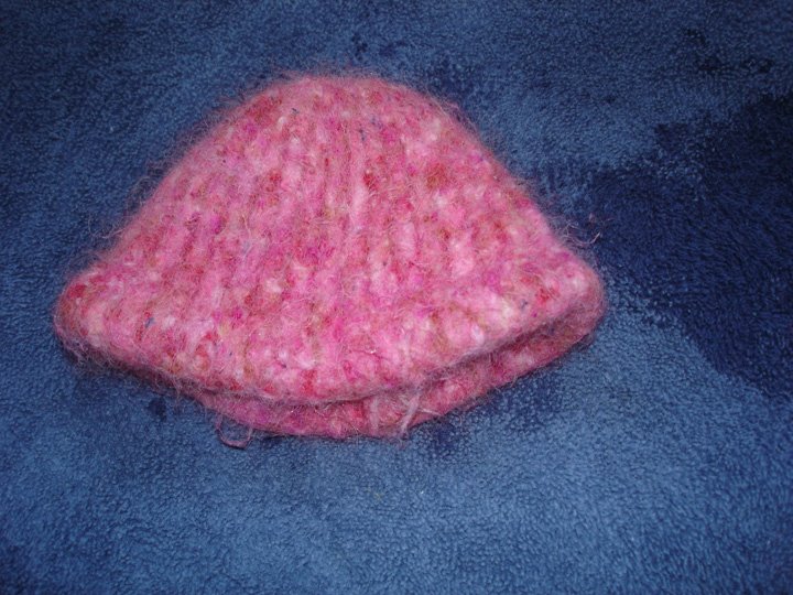 [pink+hat+felting+30+min.jpg]