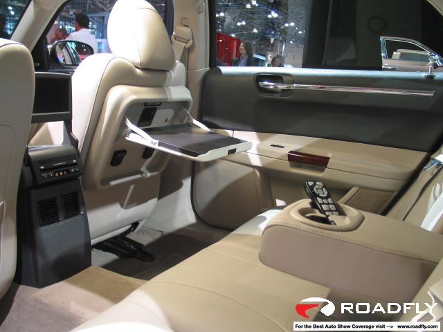 [Chrysler+300C+interior.JPG]