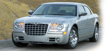 [112_0401_first_chry_01l+2005_chrysler_300+front_right_view.jpg]