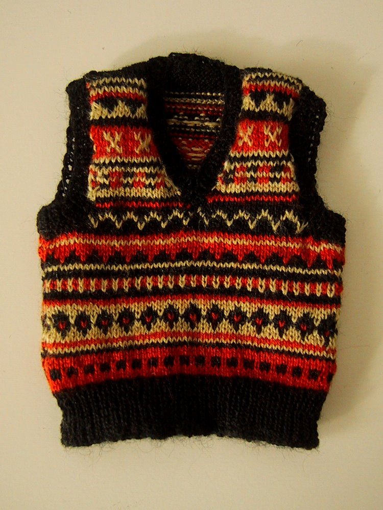 [Knitted-vest-1-web.jpg]
