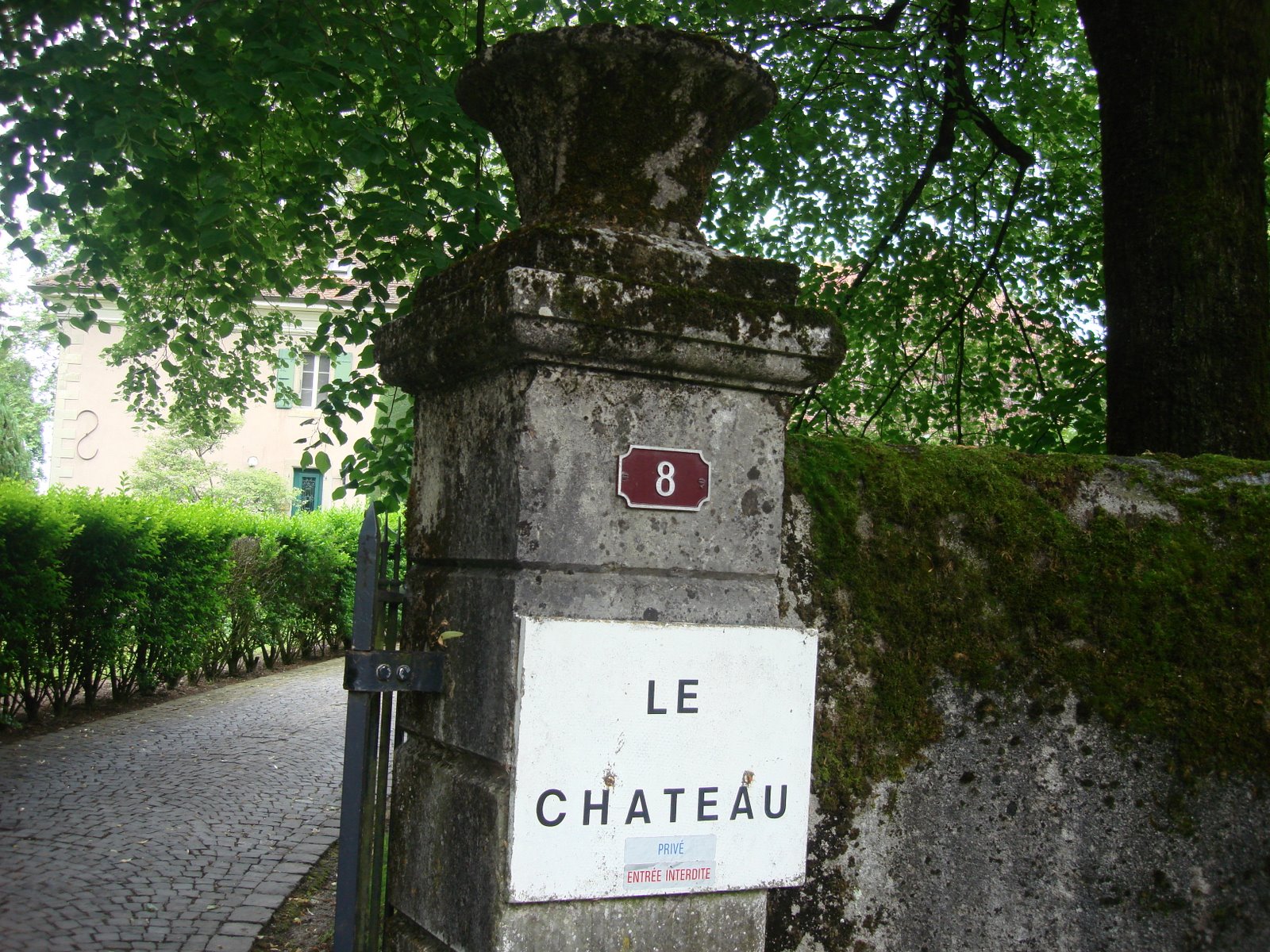 [Chateau+Lavigny+007.JPG]