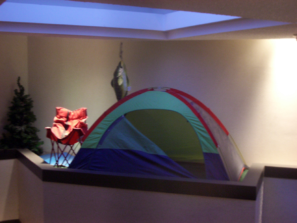 [Prince+Albert+tent+inside+hotel+071706.jpg]