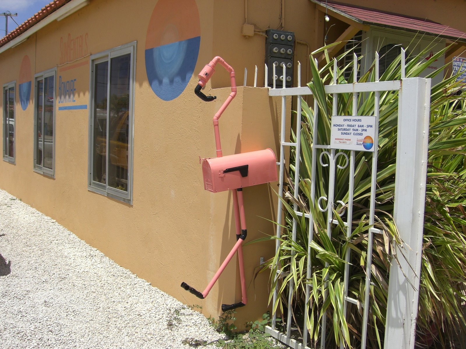 [Flamingo+brievenbus.JPG]