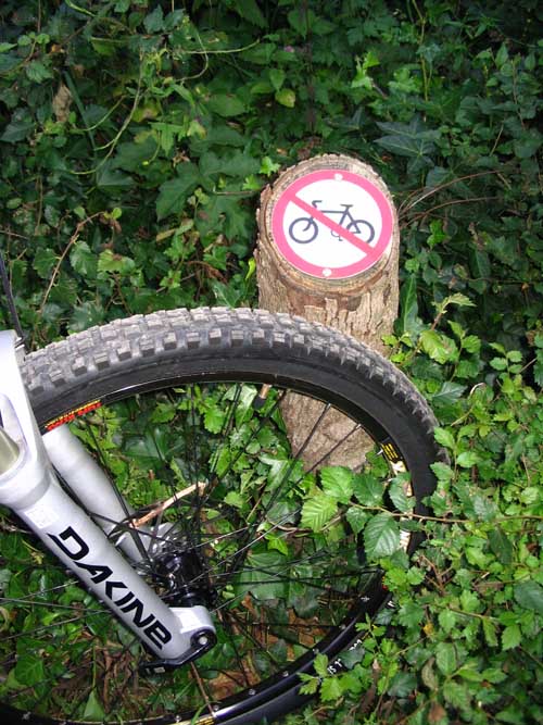 [no+cycling+sign.JPG]