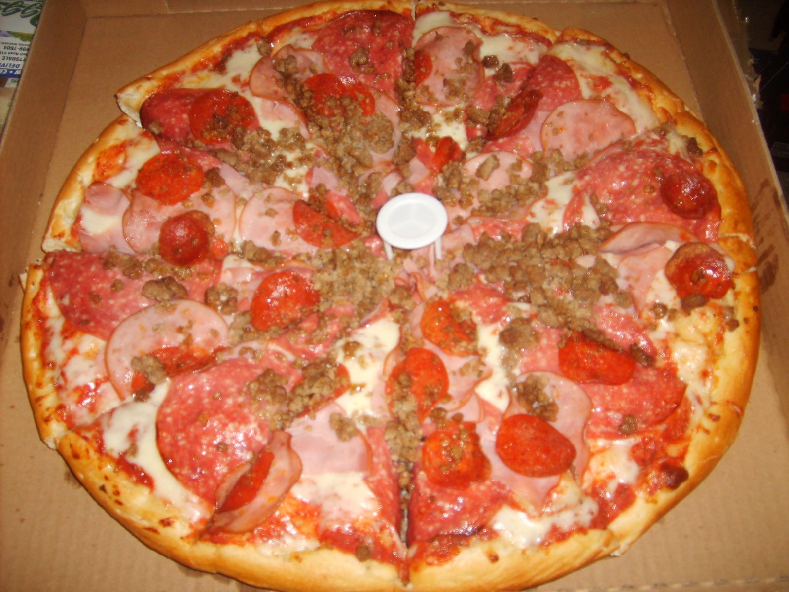 [Oggi's+Heavyweight+pizza.JPG]