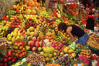 [350px-Fruit_Stall_in_Barcelona_Market.jpg]