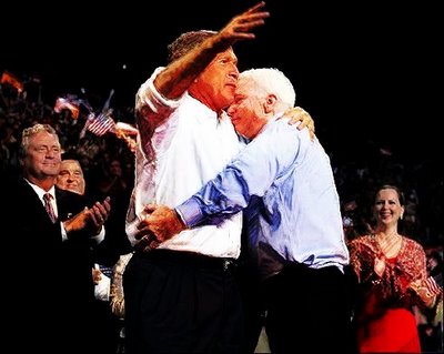 [McCain-Loves-Bush.jpg]