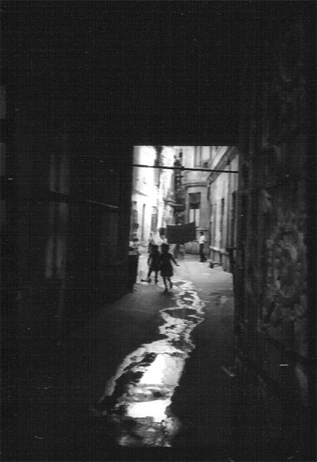 [Street+Scene+Romania+1990.jpg]