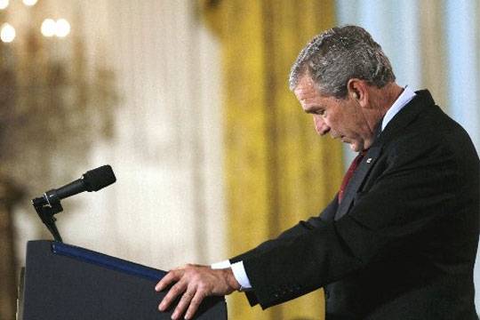 [presidente_Bush_durante_comparecencia_Casa_Blanca.jpg]