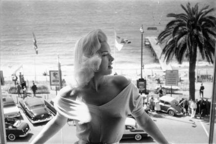 [Diana+Dors+in+Cannes.jpg]