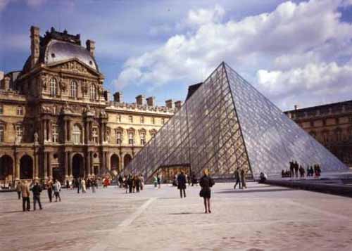 [Louvre_Pyramid.jpg]