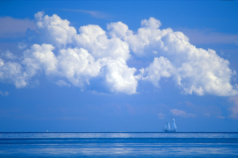 [blue+sky+sailboat.jpg]