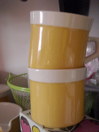 [yellow+cups.jpg]