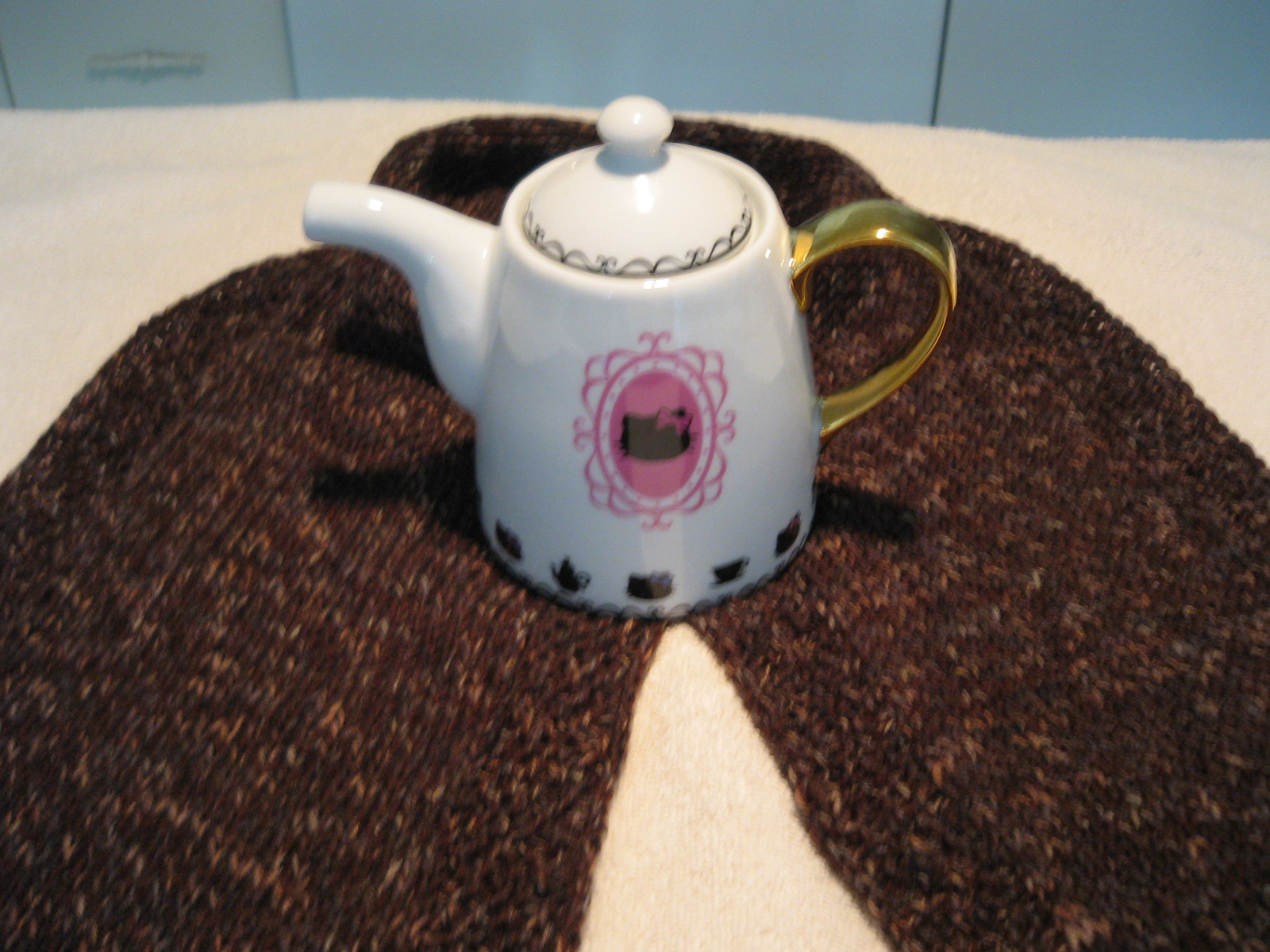 [Teapot.JPG]