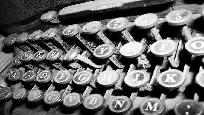 [bw_typewriter2.jpg]