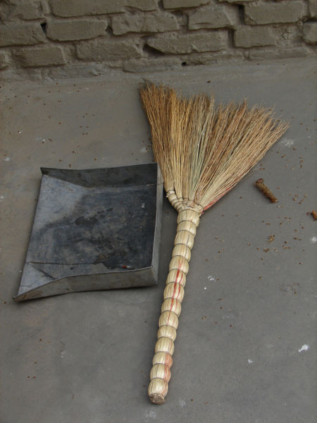 [broom+&+duster.jpg]