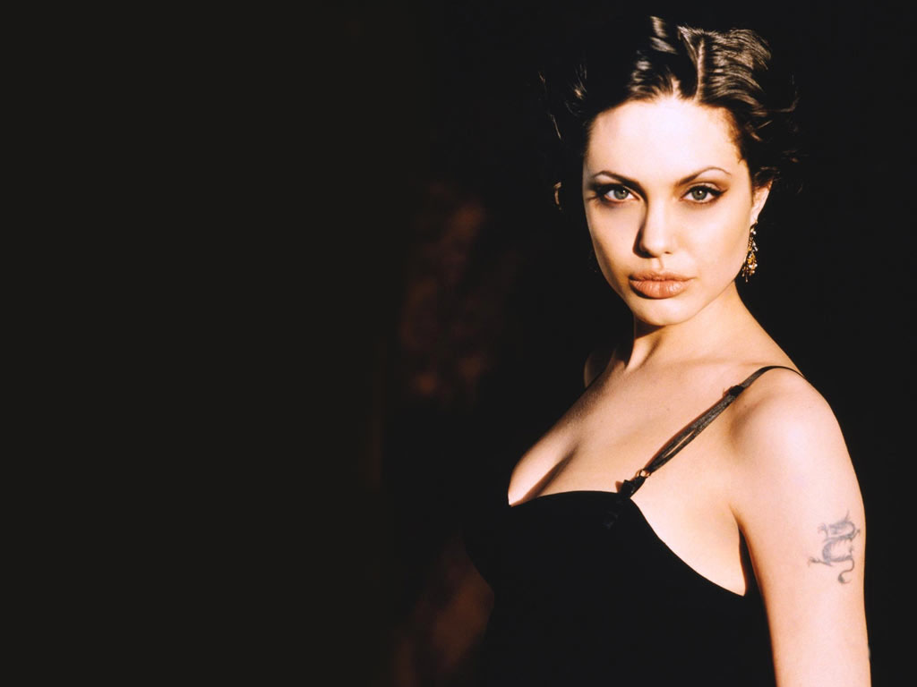 [Angelina+Jolie+020.jpg]