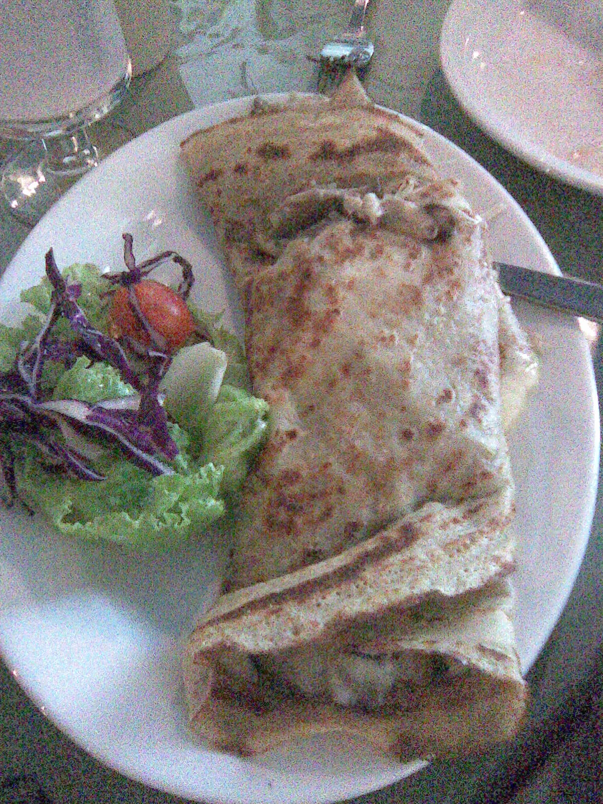 [part+1+cafe+-+4+cheese+crepe.jpg]