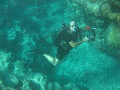 [harry+under+me+snorkeling.jpg]