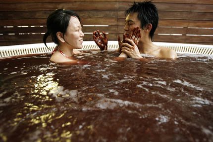 [chocolate_bath.jpg]