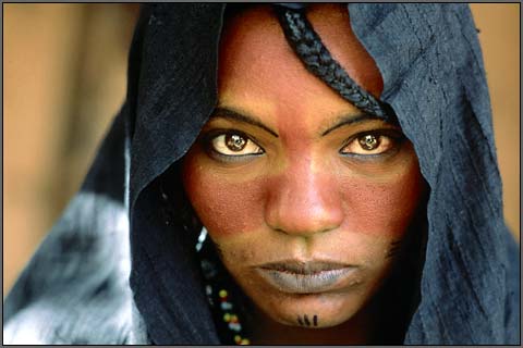 [niger_traditional_indigo_blue_Tuareg_girl.jpg]