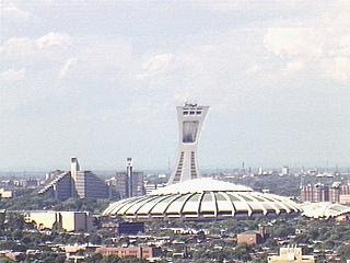 Estadio Olímpico, al Este de Montreal