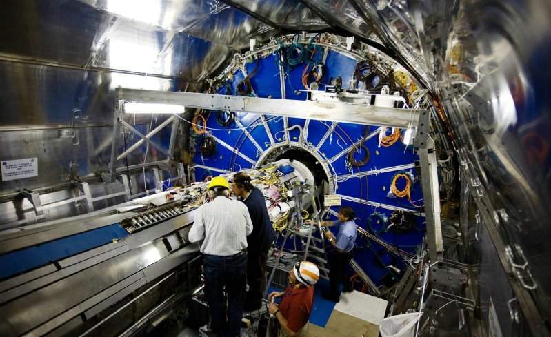 [Large-Hadron-Collider-14.jpg]