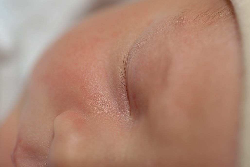 [newborn+lashes.jpg]
