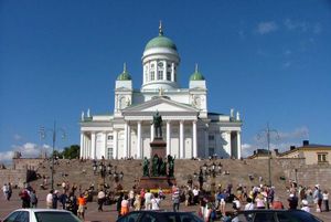 [300px-Senate_Square_and_Lutheran_Cathedral_in_Helsinki.jpg]