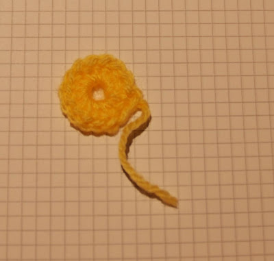 لعمل وردة بالكروشي Fleur+au+crochet-1