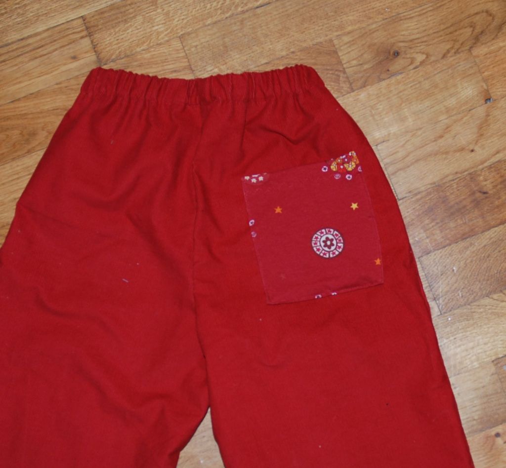 [pantalon+rouge-2.jpg]