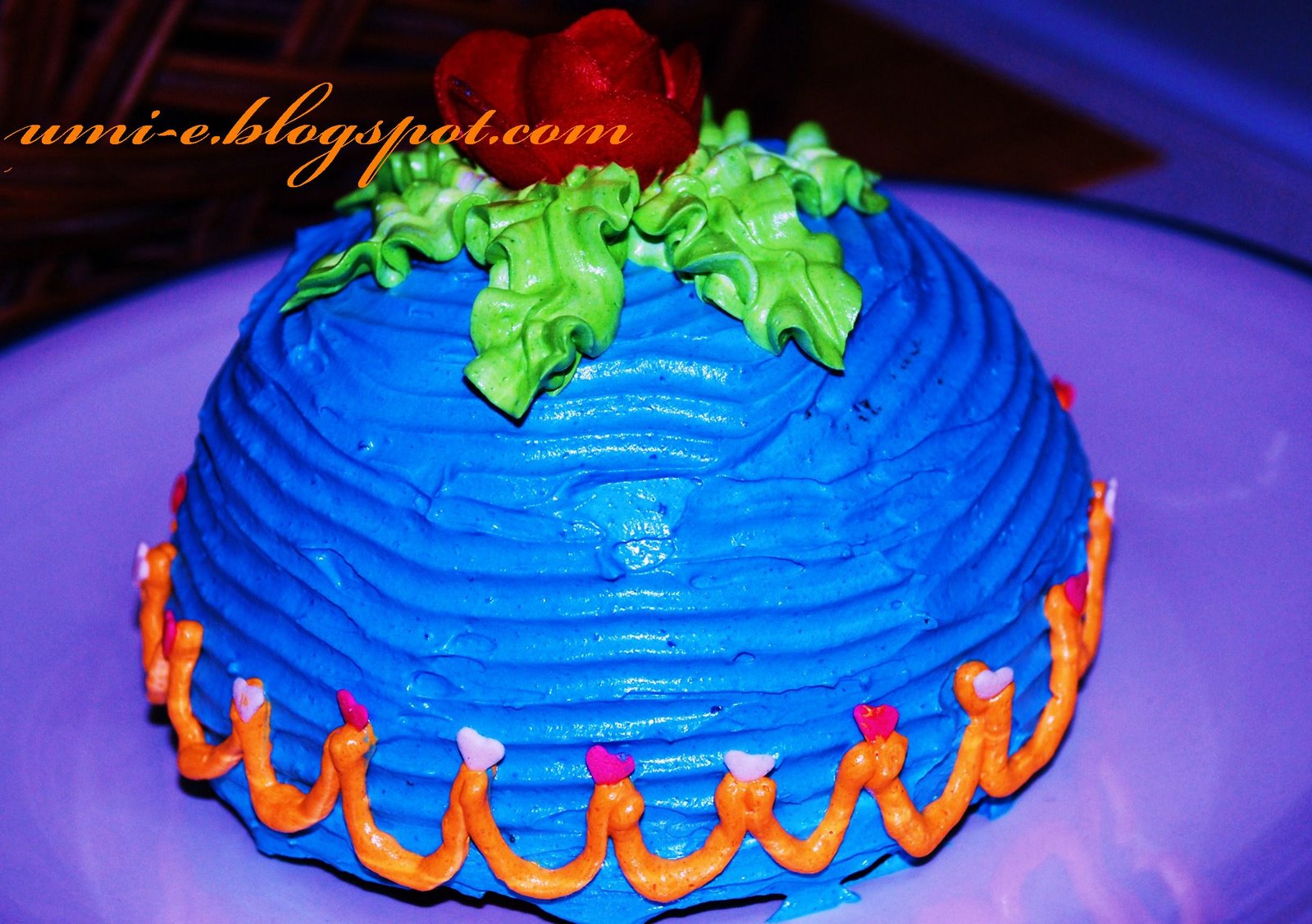 [a-cake+blue.JPG]