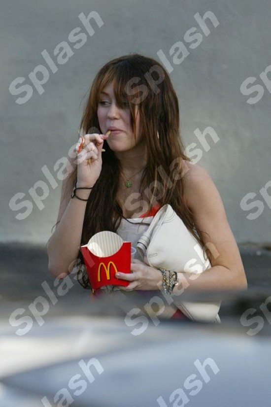 [miley-cyrus-picture-eating-mcdonald.jpg]