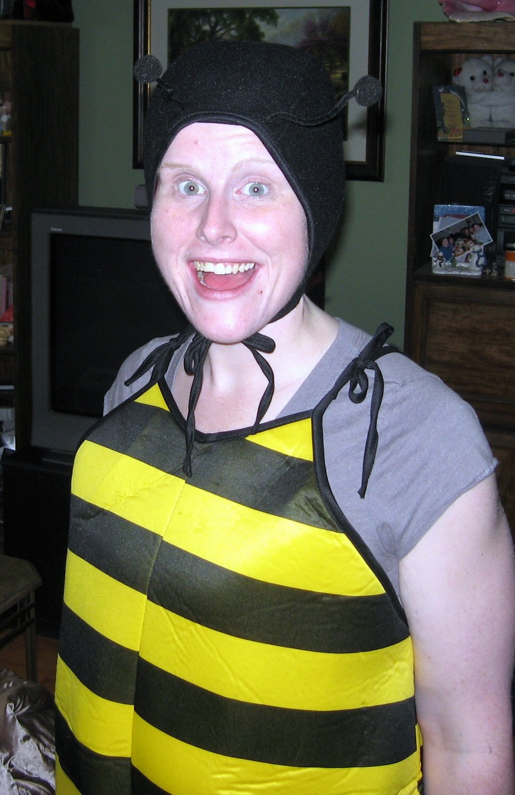 [Oh+Bee+where+is+your+sting+2007.jpg]