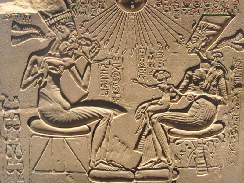 [Akhenaten_Nefertiti__children.jpg]
