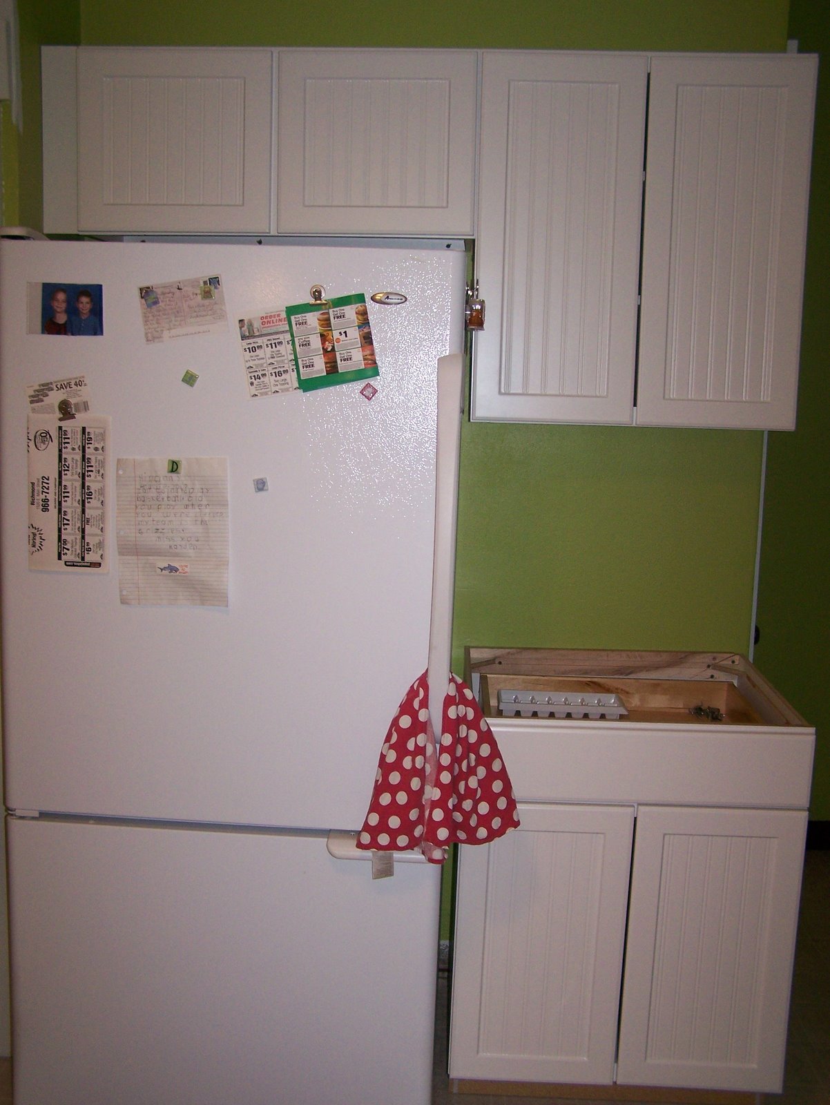 [fridge+cabinets.JPG]